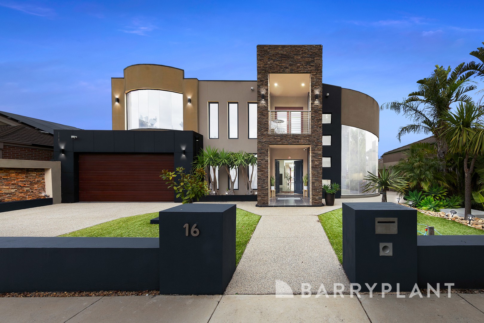 16 Edgecliff Close, Taylors Hill, VIC 3037 - Thumbnail 2 - 05/01/2026