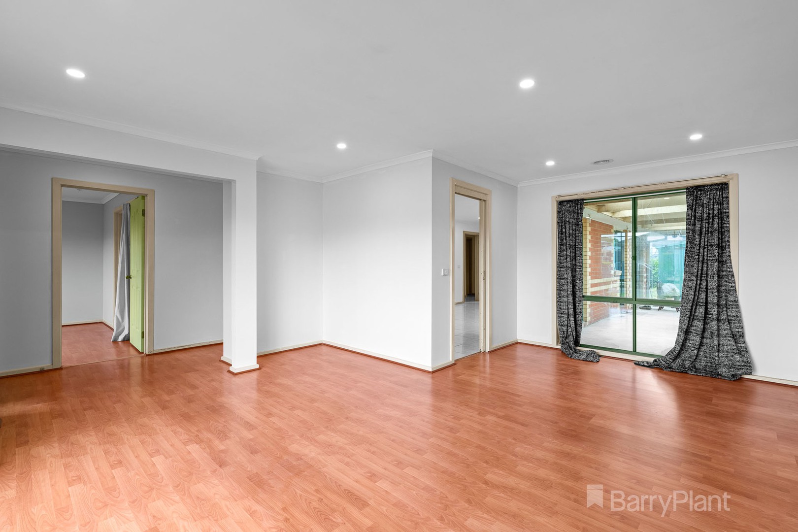 16 England Walk, Narre Warren South, VIC 3805, Narre Warren South - Thumbnail 2