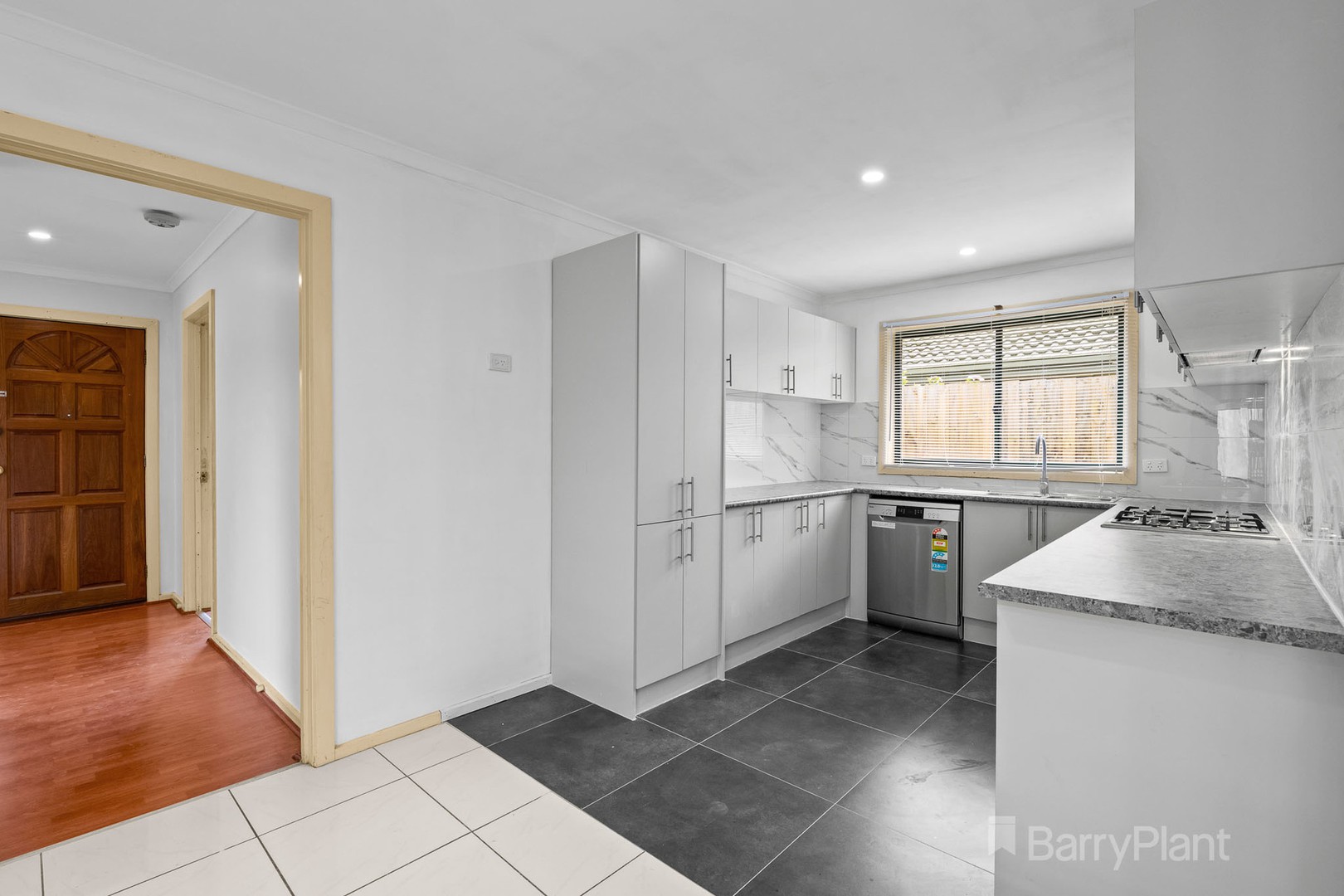 16 England Walk, Narre Warren South, VIC 3805, Narre Warren South - Thumbnail 3