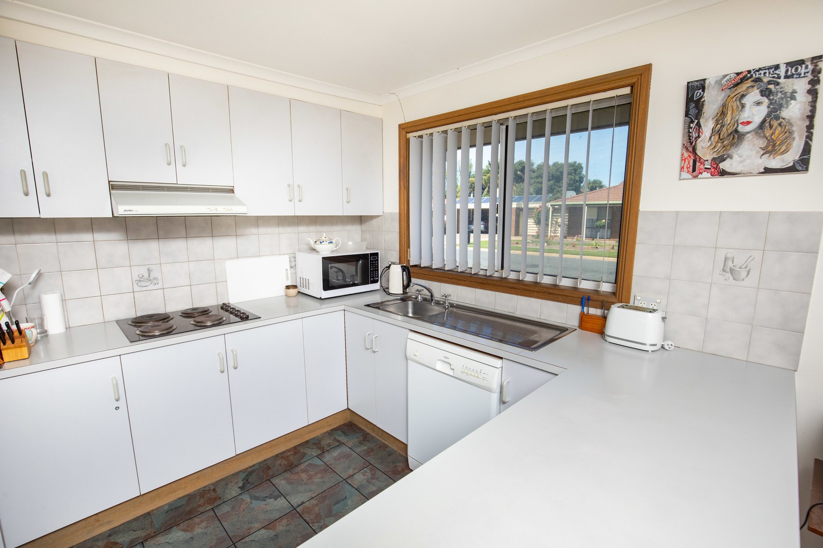 16 Etherington Drive, Mildura, VIC 3500, Mildura - Thumbnail 4