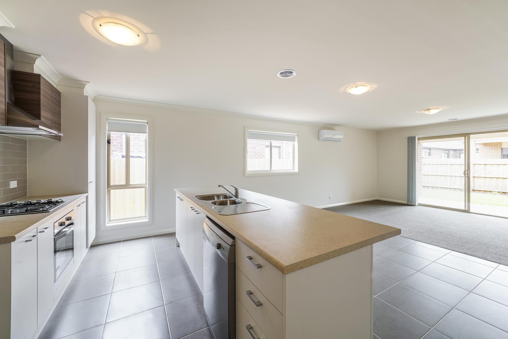 16 Falcon Street, Armstrong Creek, VIC 3217, Armstrong Creek - Thumbnail 2