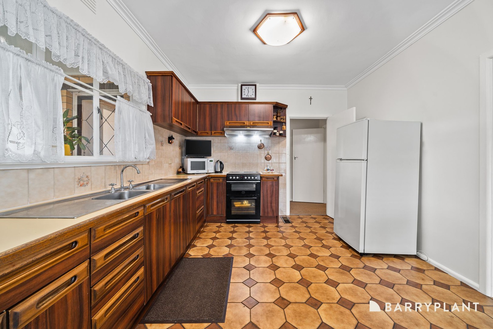 16 Ferndale Road, Sunshine North, VIC 3020, Sunshine North - Thumbnail 6