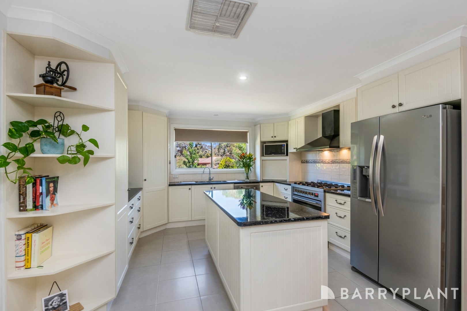 16 Forest Drive, Ascot, VIC 3551, Ascot - Thumbnail 3