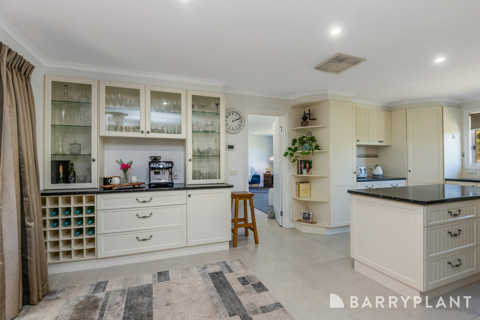 16 Forest Drive, Ascot, VIC 3551, Ascot - Thumbnail 4