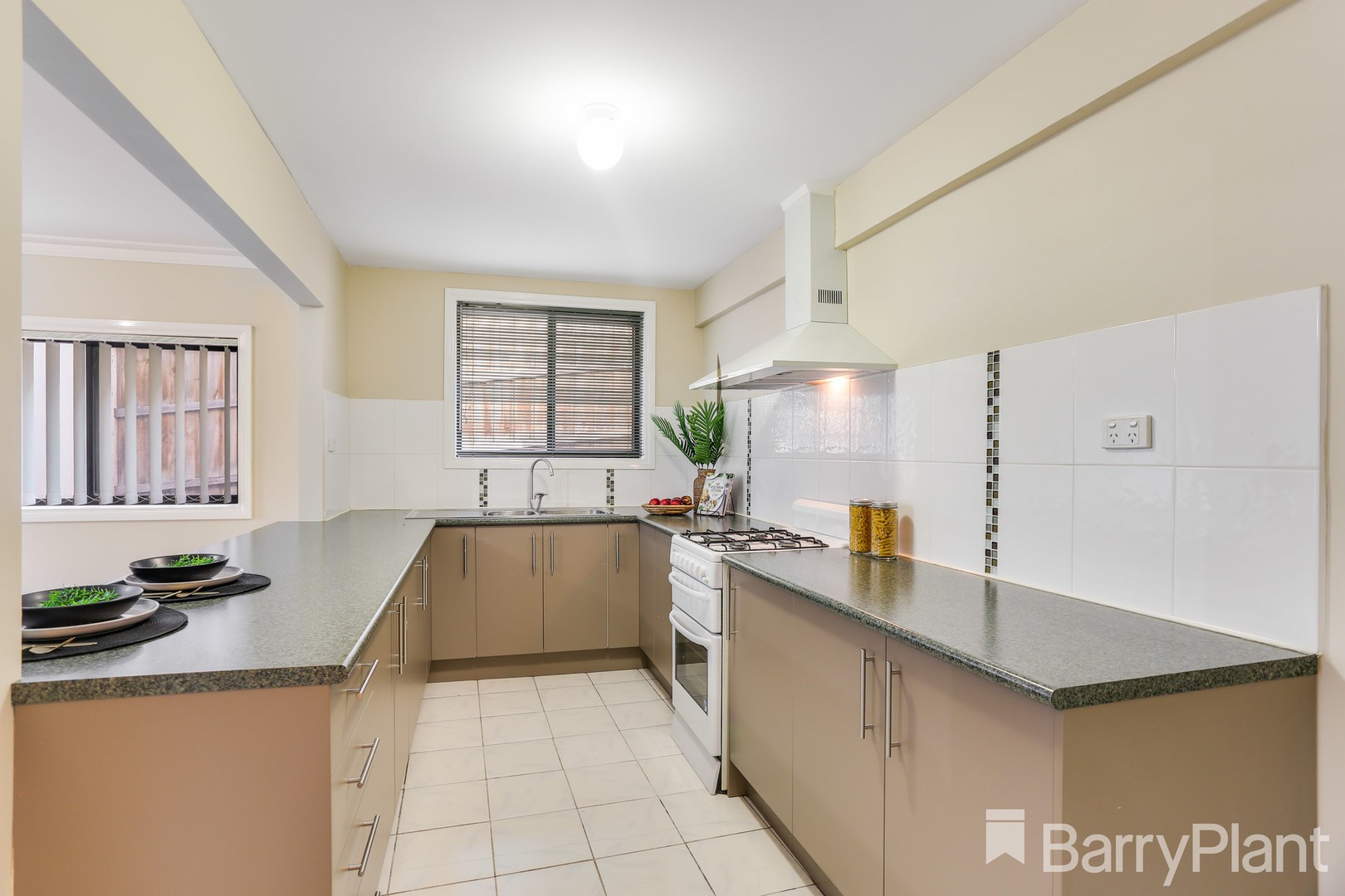 16 Foxzami Crescent, Epping, VIC 3076, Epping - Thumbnail 6