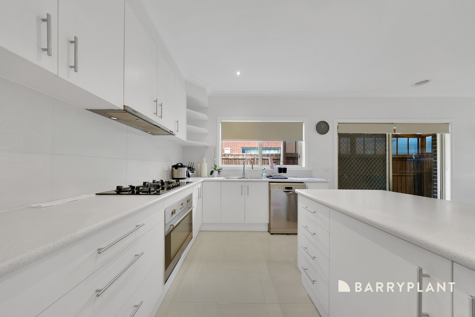 16 Freshwater Way, South Morang, VIC 3752 - Thumbnail 2 - 12/05/2025