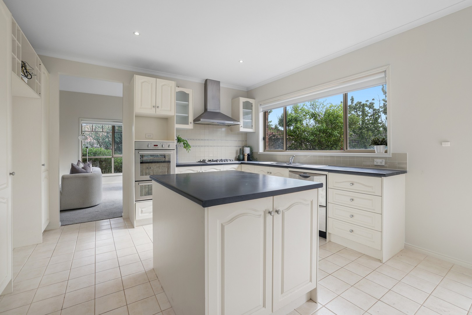 16 Fuchsia Crescent, Point Cook, VIC 3030, Point Cook - Thumbnail 8
