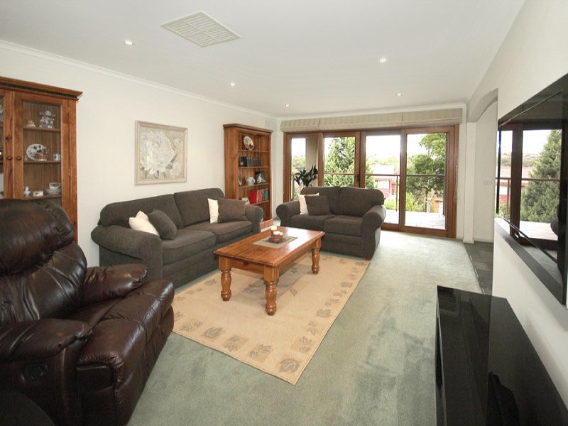 16 Garden Avenue, Keilor, VIC 3036, Keilor - Thumbnail 3