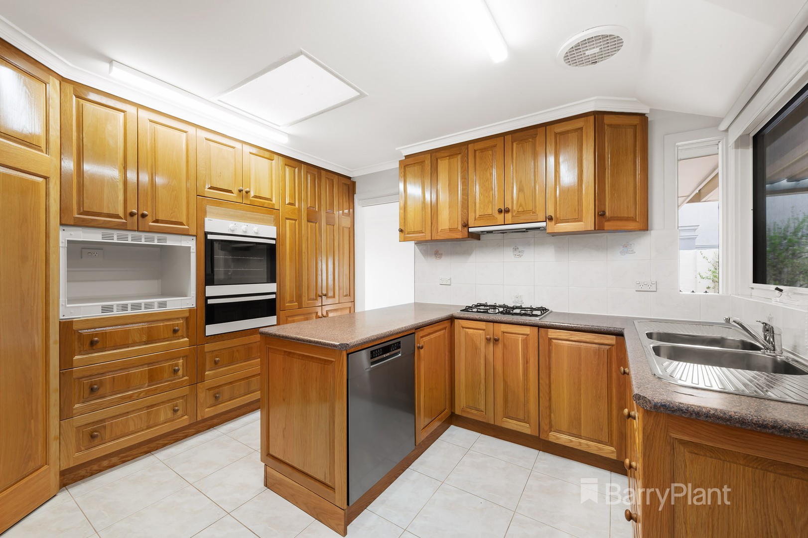 16 Gardenview Court, Templestowe, VIC 3106, Templestowe - Thumbnail 2