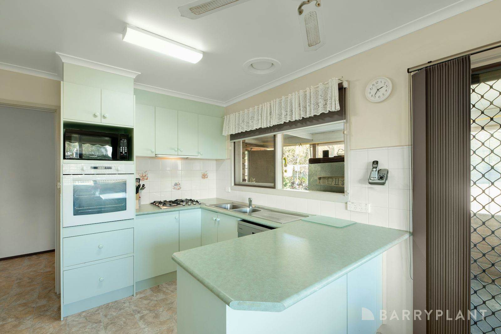16 Gladesville Drive, Kilsyth, VIC 3137, Kilsyth - Thumbnail 3