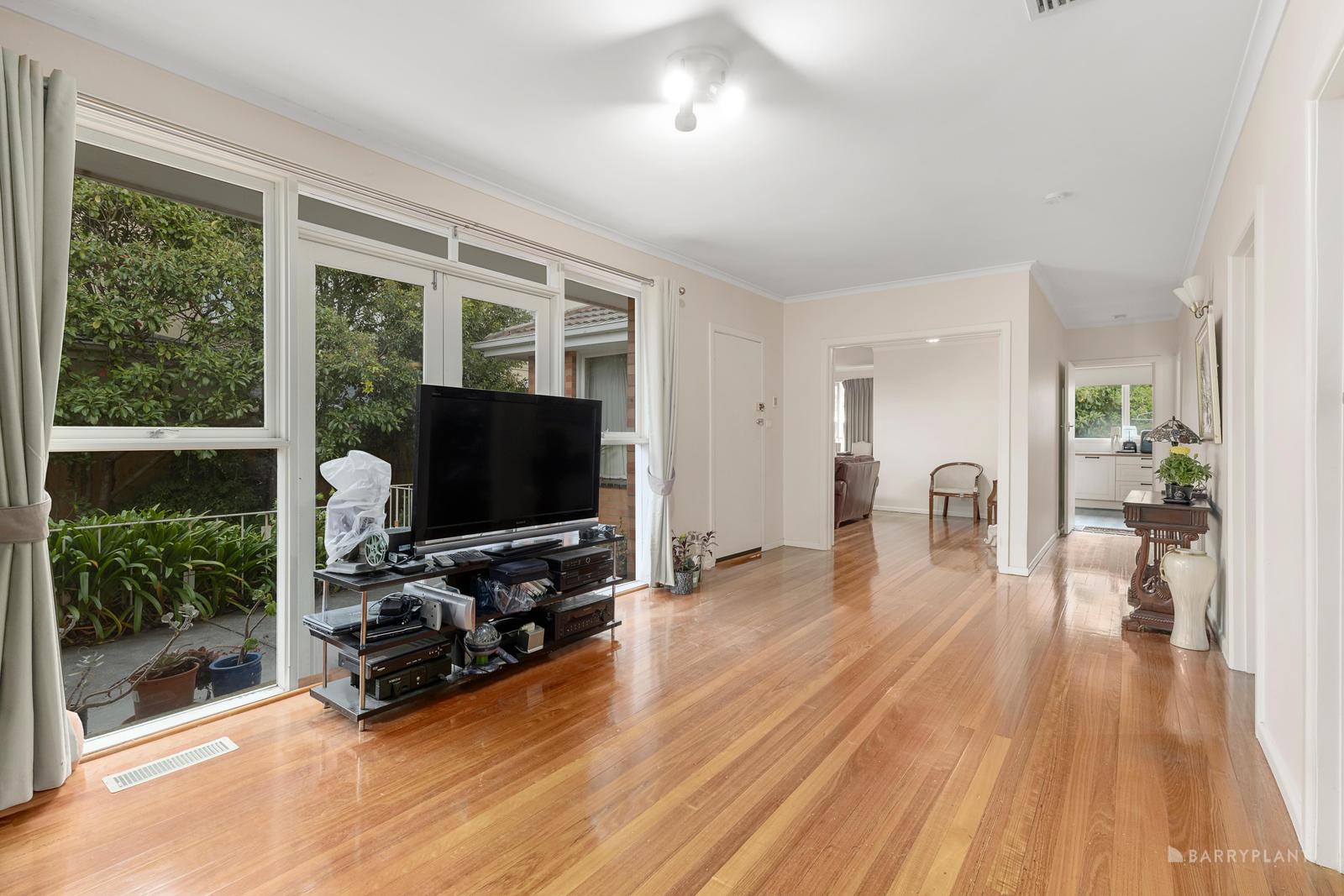 16 Glenda Street, Doncaster, VIC 3108, Doncaster - Thumbnail 2