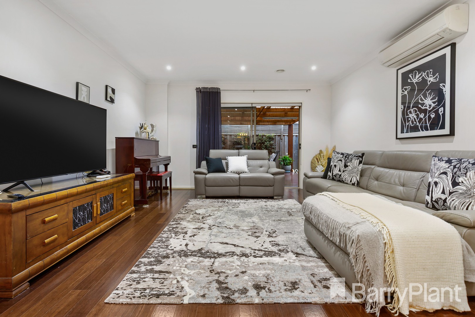 16 Glenfern Street, Keysborough, VIC 3173, Keysborough - Thumbnail 2
