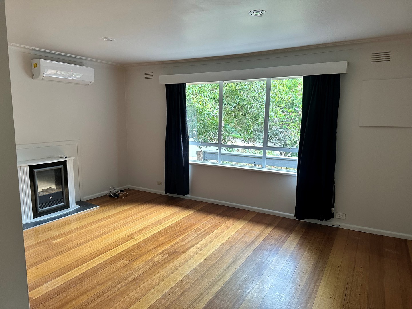 16 Glenice Street, Greensborough, VIC 3088 - Thumbnail 2 - 17/11/2025