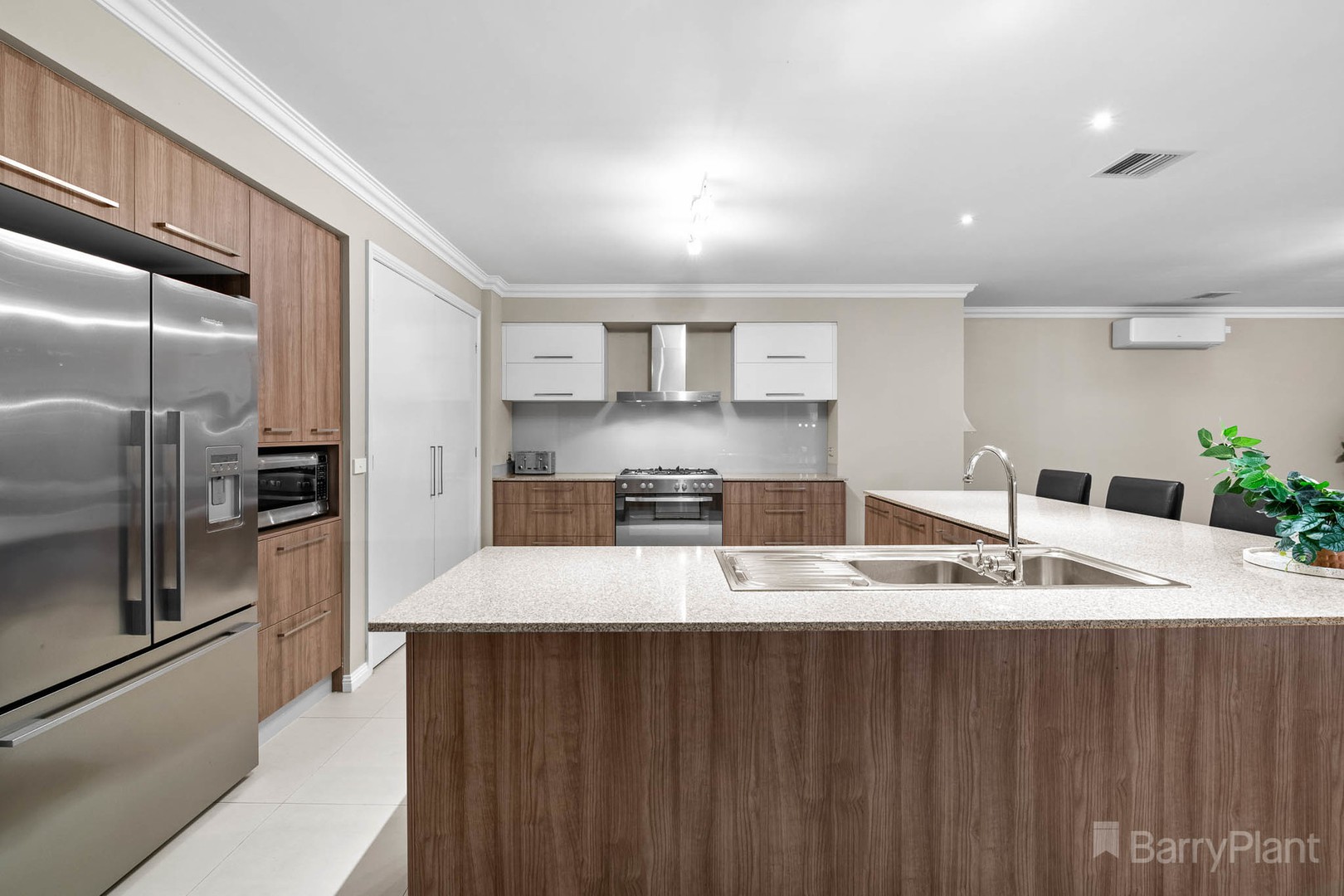 16 Grand Manor Drive, Berwick, VIC 3806, Berwick - Thumbnail 7