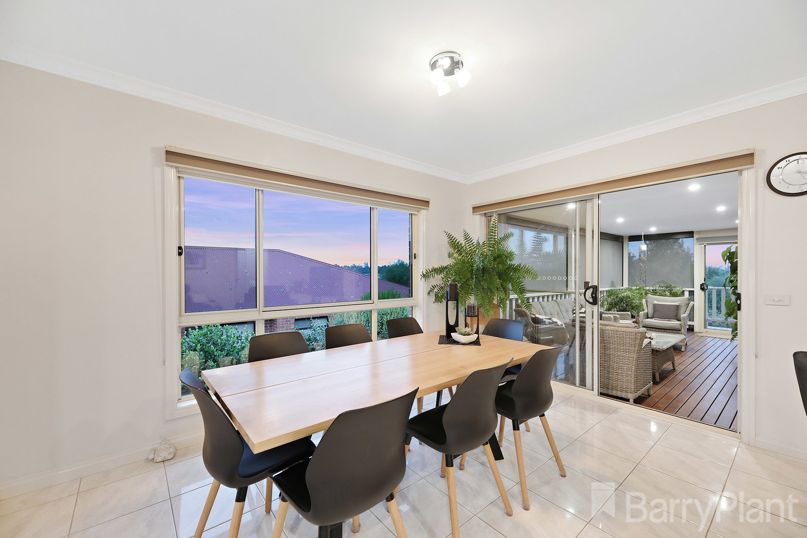 16 Grange Crescent, Warragul, VIC 3820, Warragul - Thumbnail 2