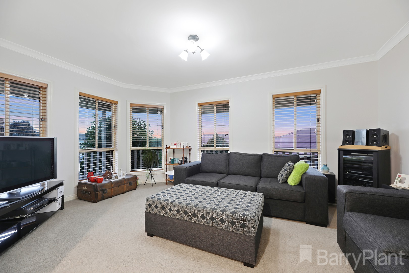 16 Grange Crescent, Warragul, VIC 3820, Warragul - Thumbnail 3