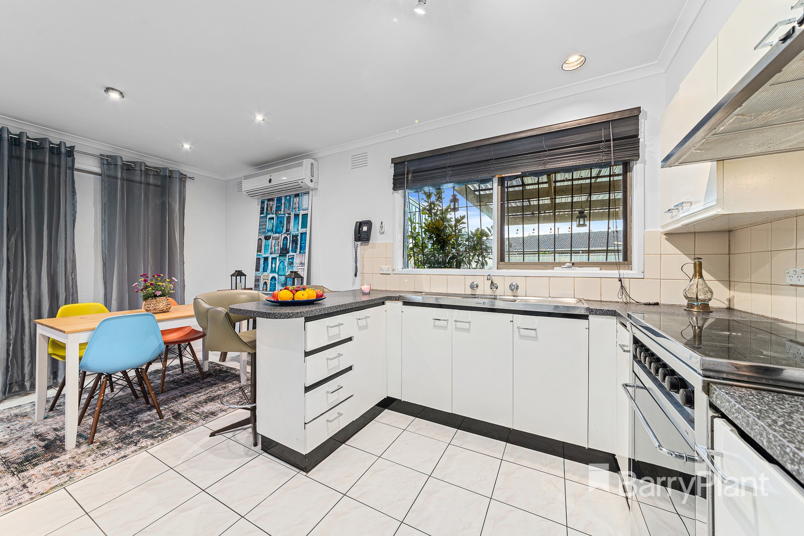 16 Haddon CourtMeadow Heights, VIC 3048, Meadow Heights - Thumbnail 2