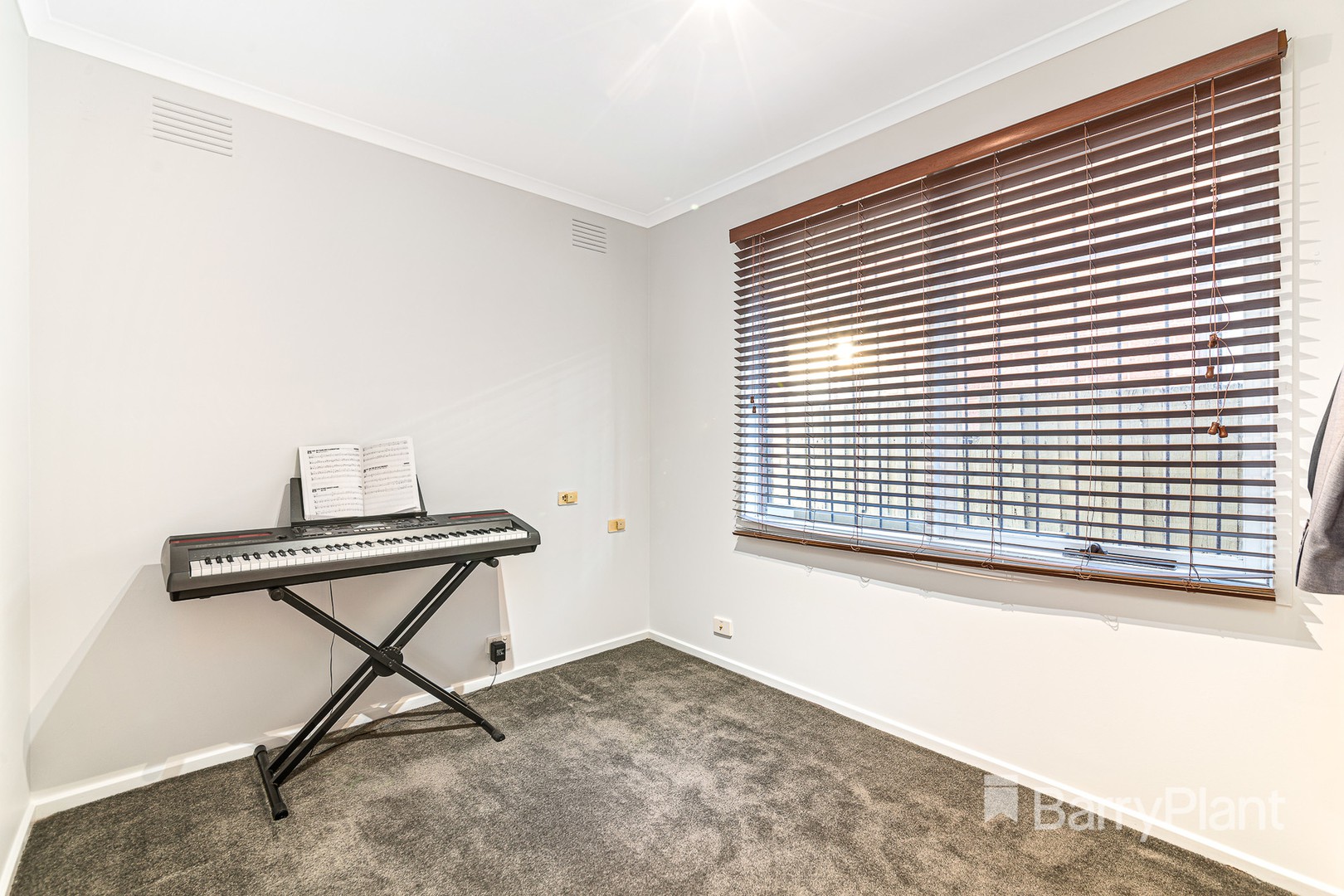 16 Haddon CourtMeadow Heights, VIC 3048, Meadow Heights - Thumbnail 8