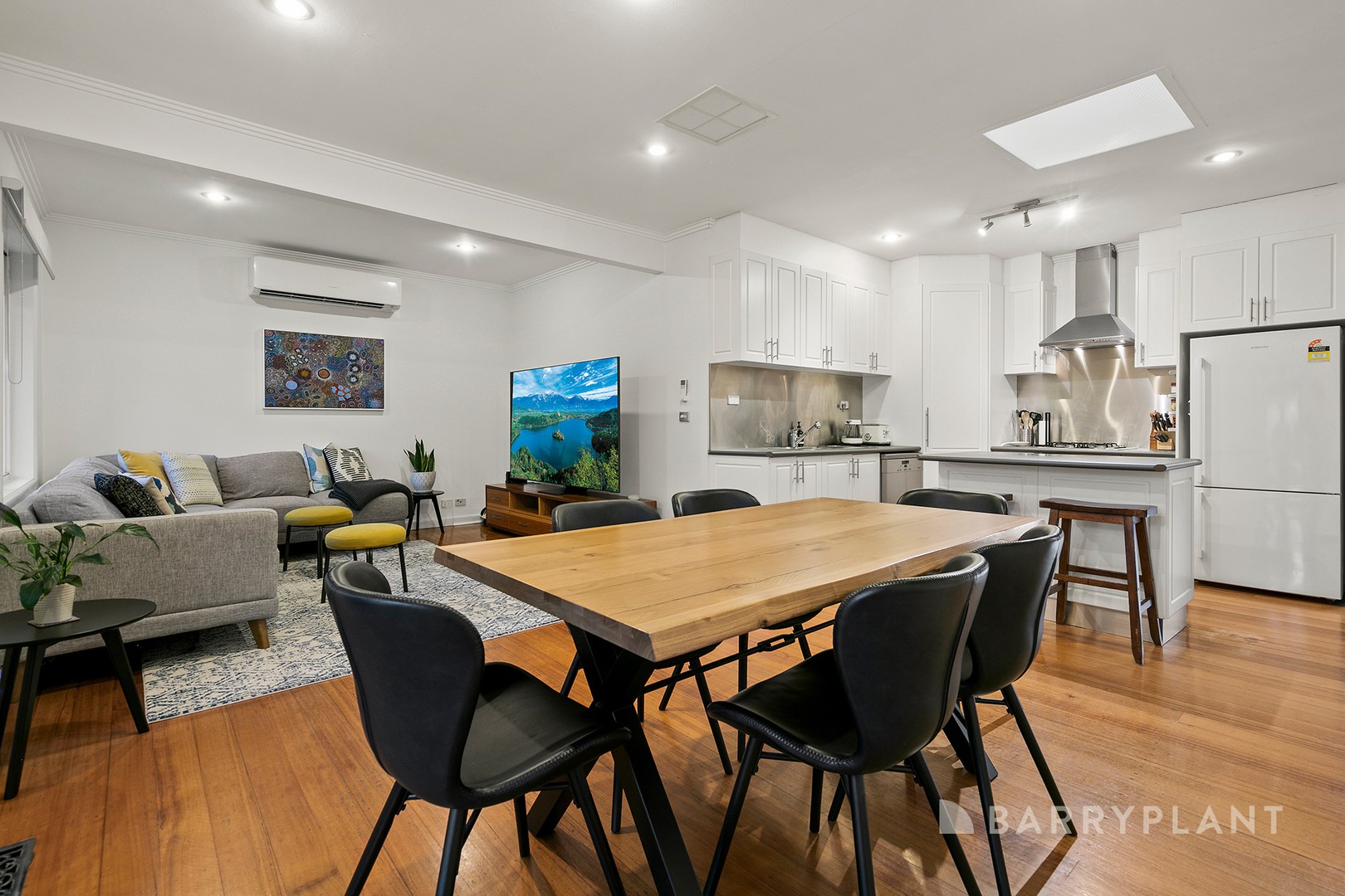 16 Hales Crescent, Jacana, VIC 3047, Jacana - Thumbnail 3