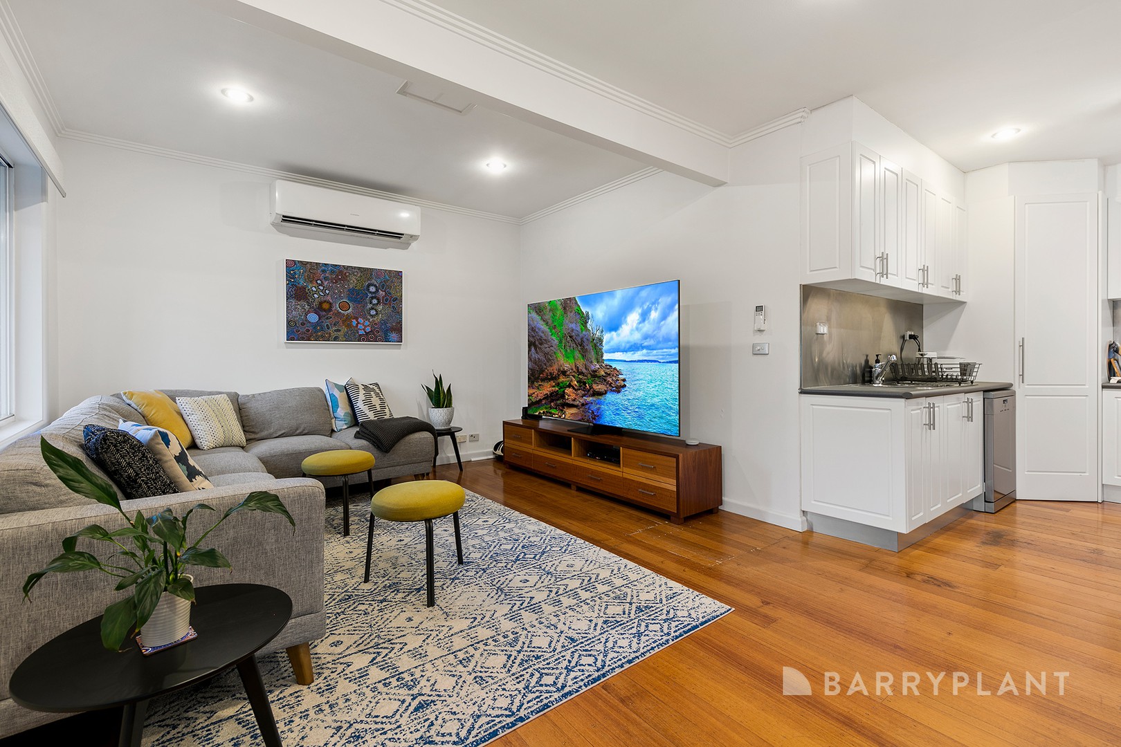 16 Hales Crescent, Jacana, VIC 3047, Jacana - Thumbnail 5