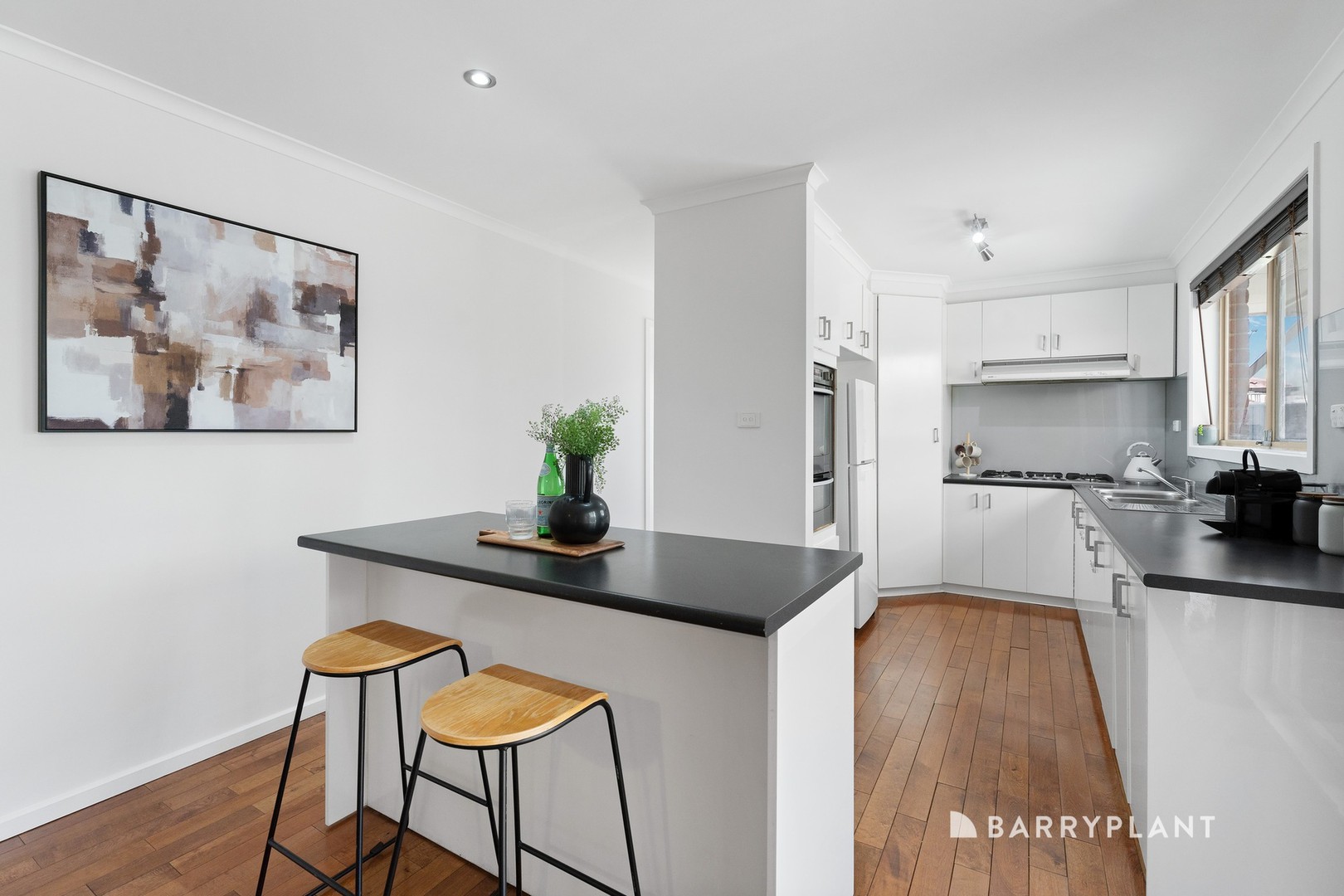 16 Hobson Crescent, Mill Park, VIC 3082, Mill Park - Thumbnail 4
