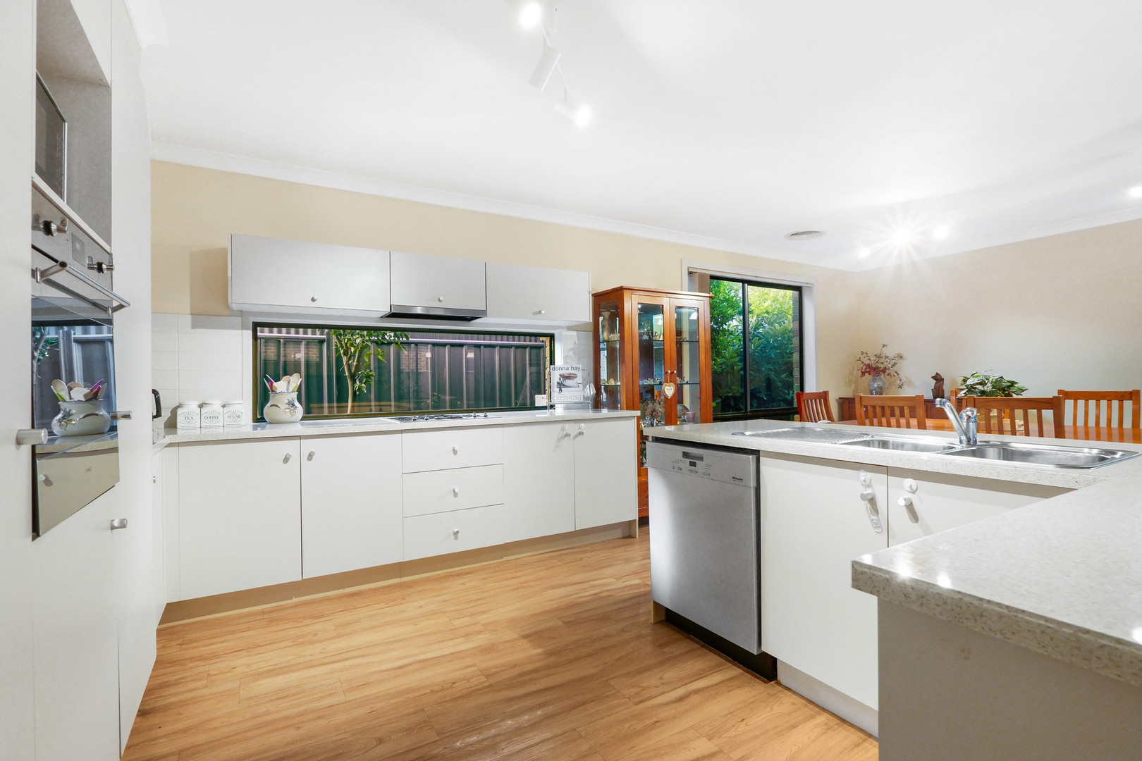 16 Howard Place, Deer Park, VIC 3023, Deer Park - Thumbnail 4
