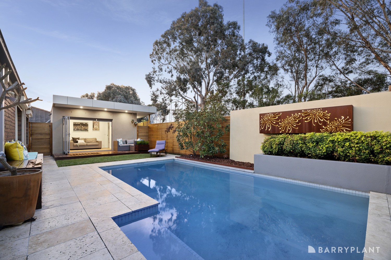 16 Howe Court, Bundoora, VIC 3083 - Thumbnail 2 - 05/11/2025