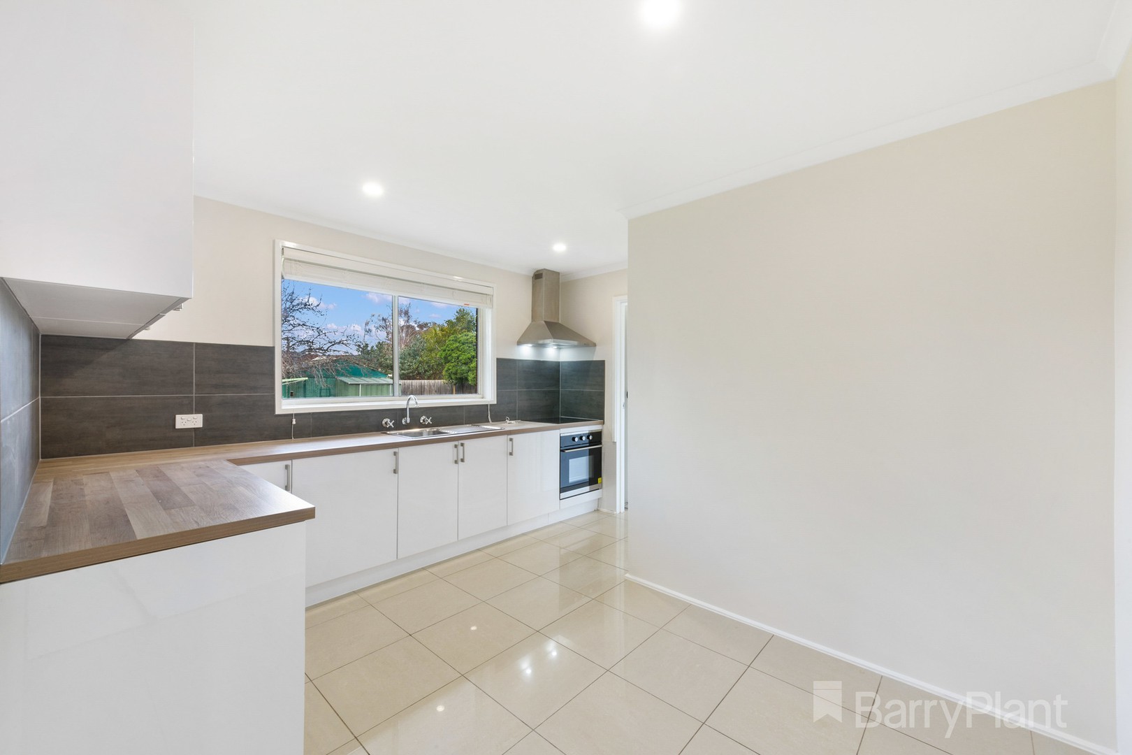 16 Hurley Street, Melton, VIC 3337, Melton - Thumbnail 7