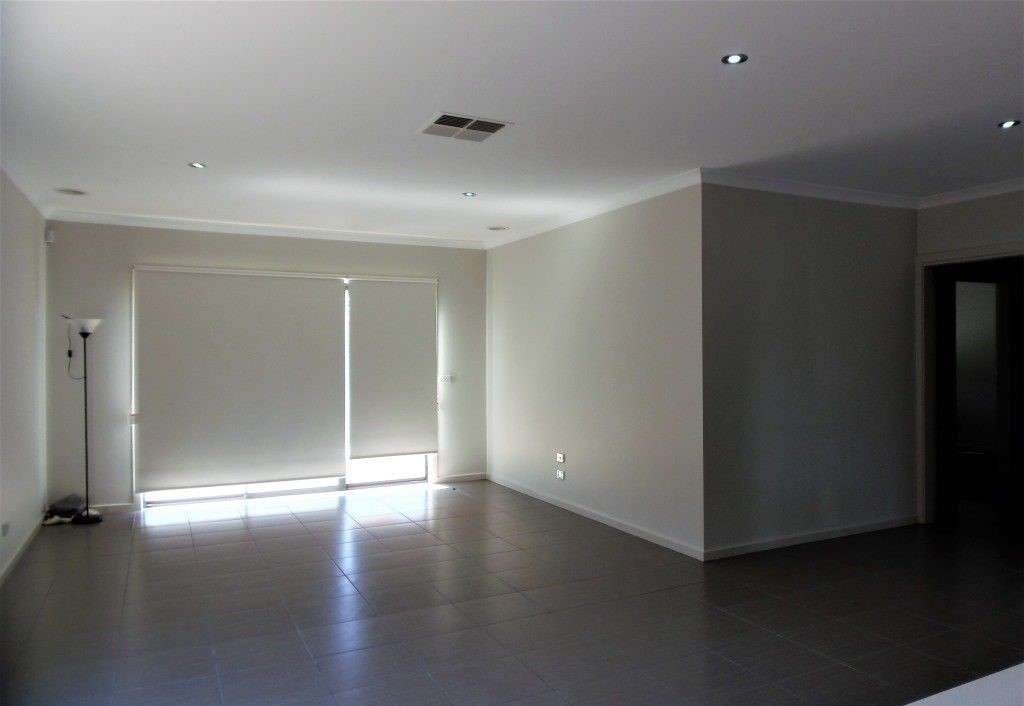 16 Infinity Drive, Fraser Rise, VIC 3336, Fraser Rise - Thumbnail 4