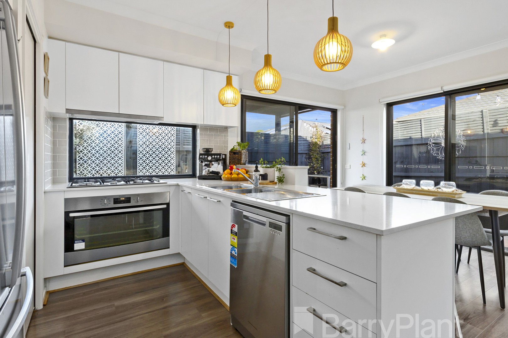 16 Invermay Way, Clyde, VIC 3978, Clyde - Thumbnail 2