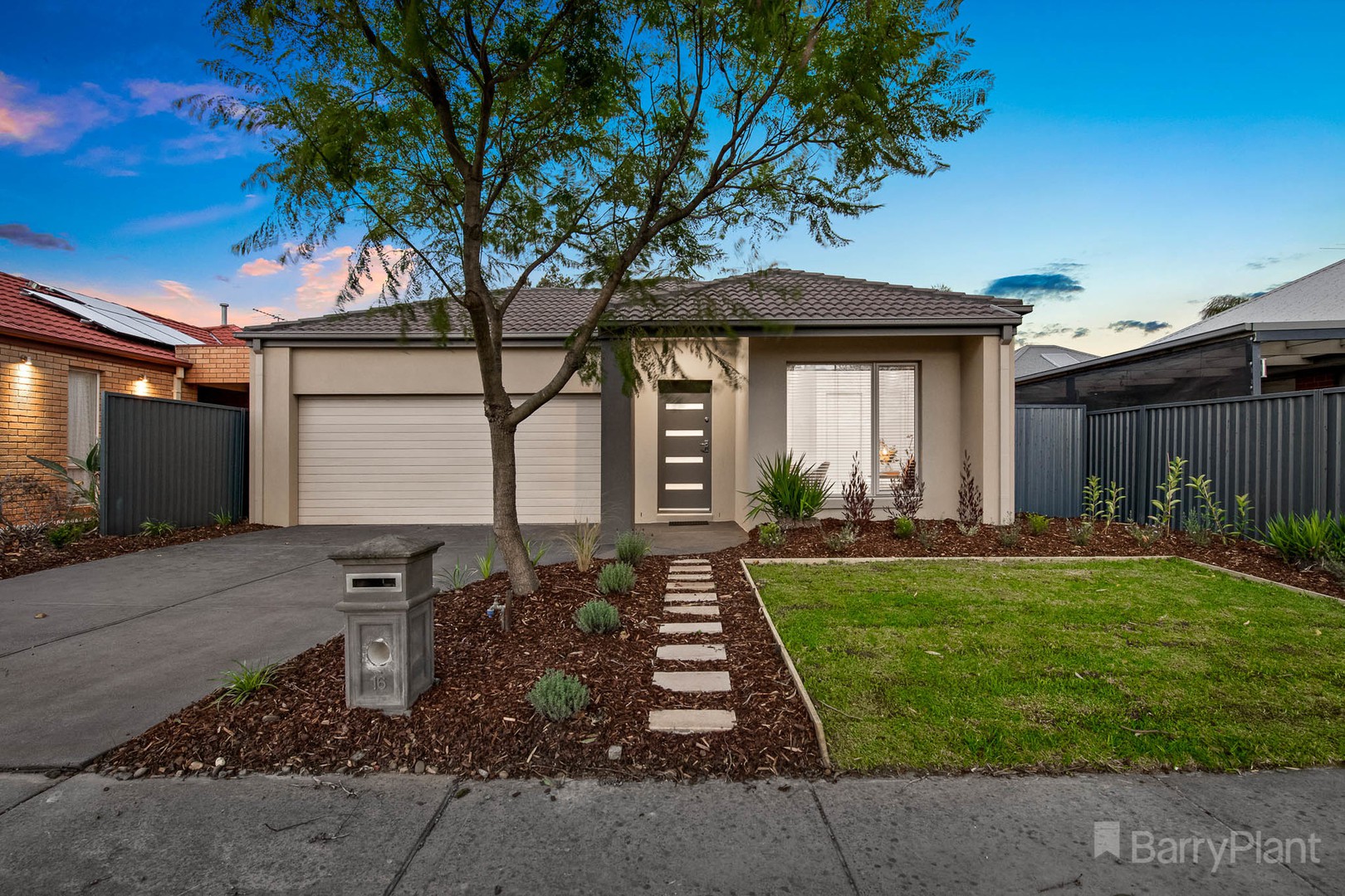 16 Ironbark Circuit, Pakenham, VIC 3810, Pakenham - Thumbnail 2