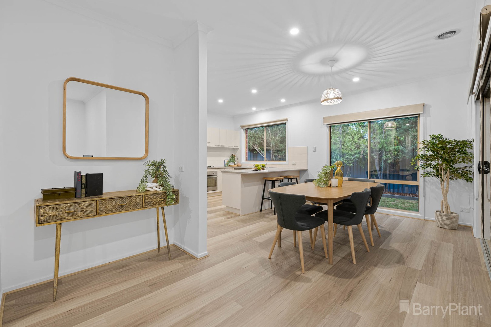 16 Ironbark Circuit, Pakenham, VIC 3810, Pakenham - Thumbnail 4