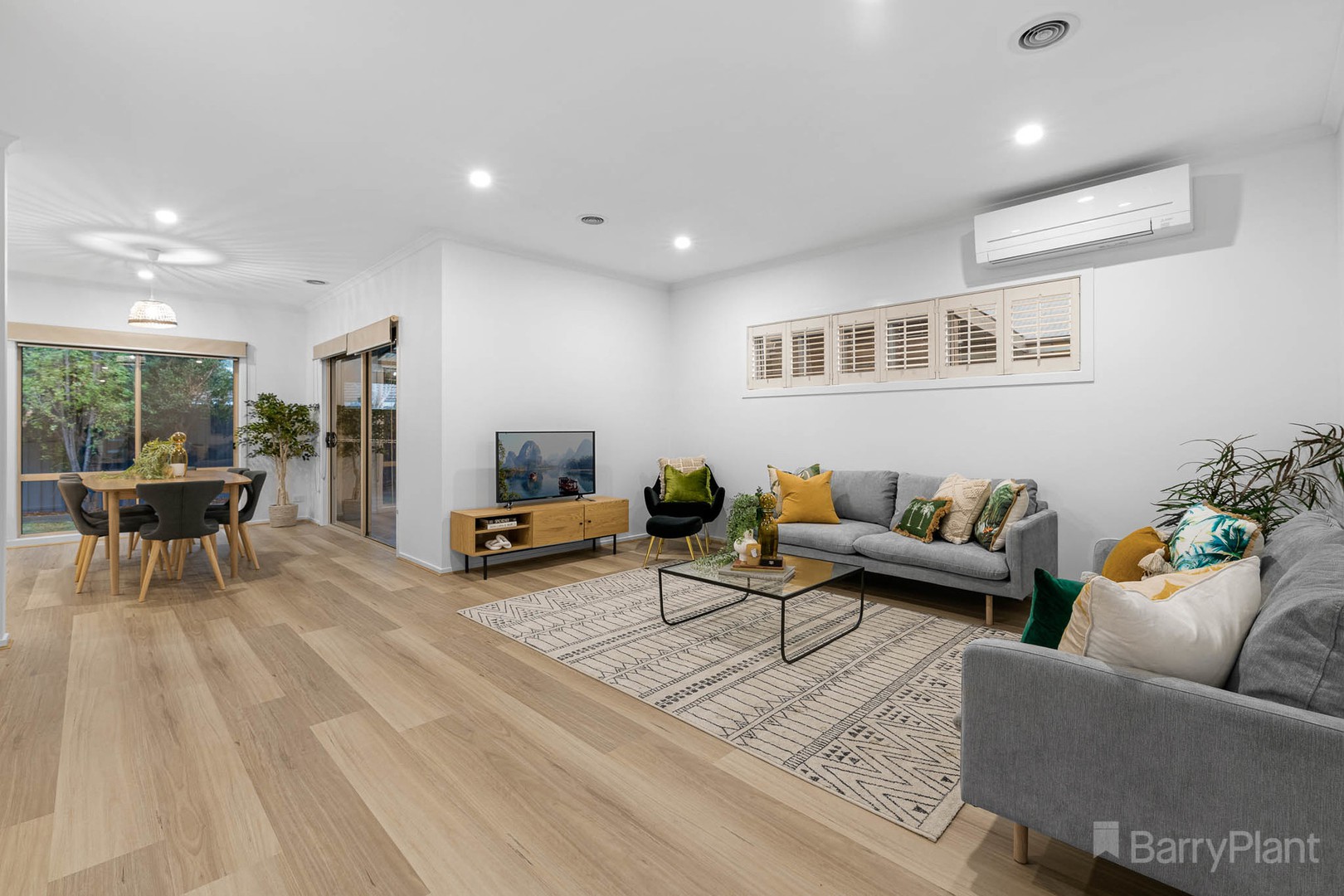 16 Ironbark Circuit, Pakenham, VIC 3810, Pakenham - Thumbnail 4