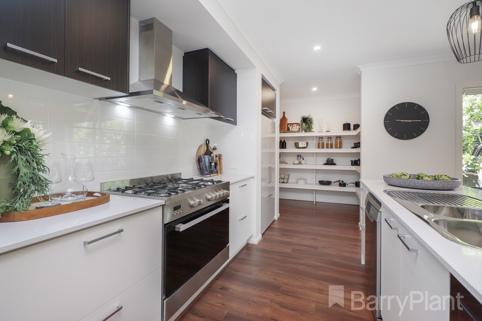 16  Irvine Rise, Werribee, VIC 3030, Werribee - Thumbnail 3