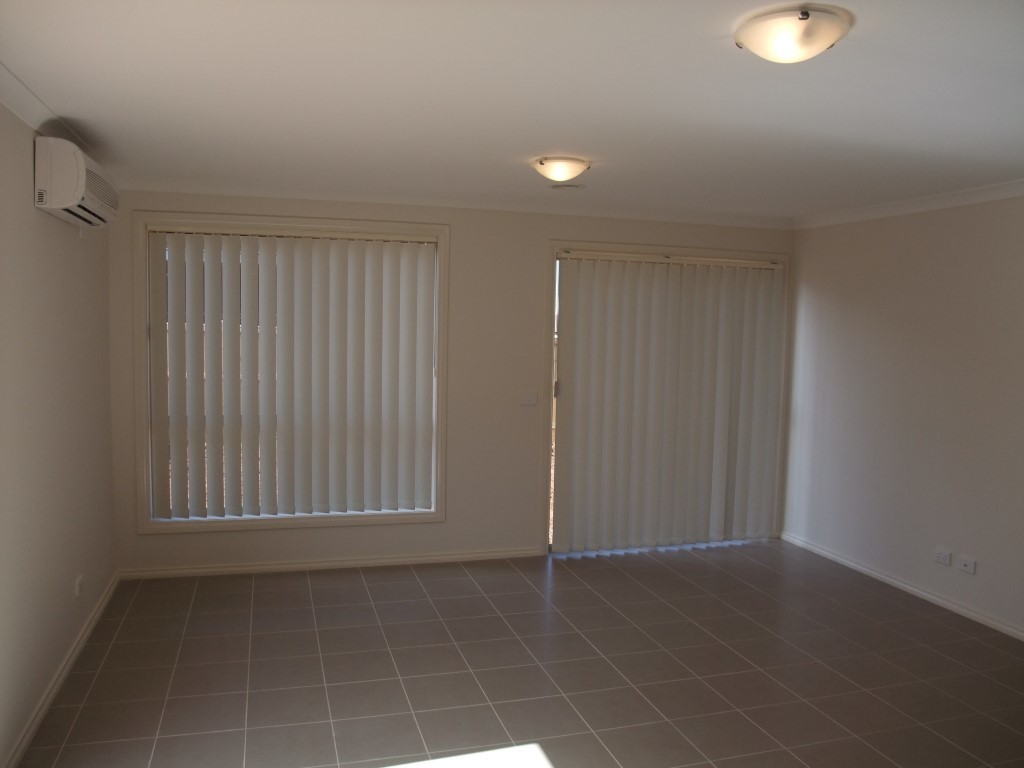 16 Island Way, Point Cook, VIC 3030, Point Cook - Thumbnail 3