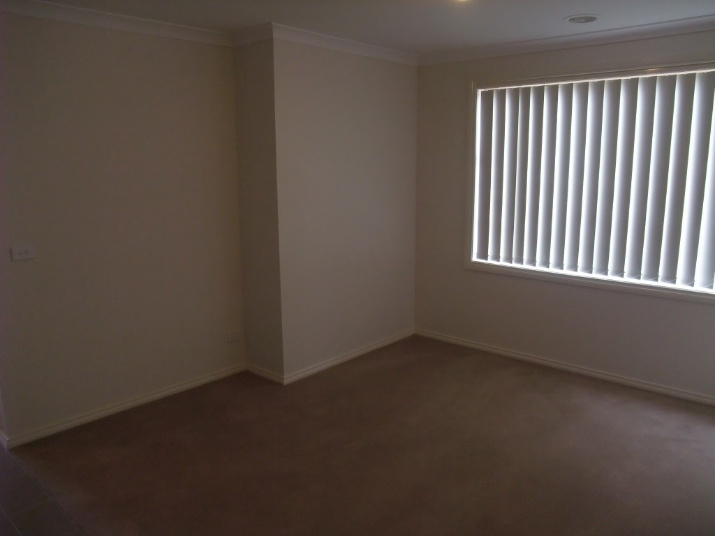 16 Island Way, Point Cook, VIC 3030, Point Cook - Thumbnail 4