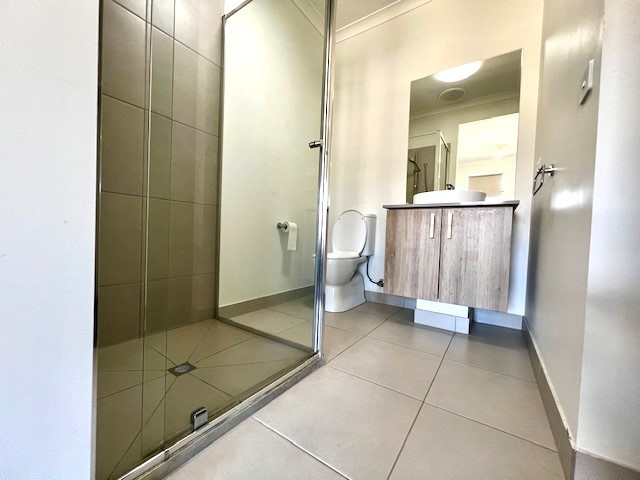 16 Iverson Circuit, Deanside, VIC 3336, Deanside - Thumbnail 4