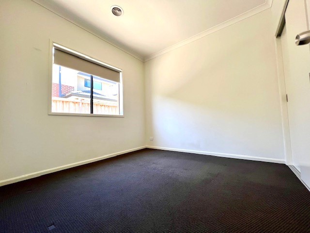 16 Iverson Circuit, Deanside, VIC 3336, Deanside - Thumbnail 6