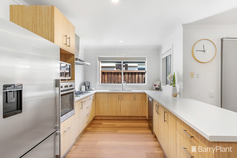 16 Ivory Crescent, Springvale South, VIC 3172, Springvale South - Thumbnail 2