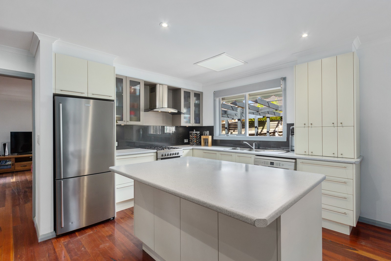 16 Jennings Road, Bayswater North, VIC 3153, Bayswater North - Thumbnail 3