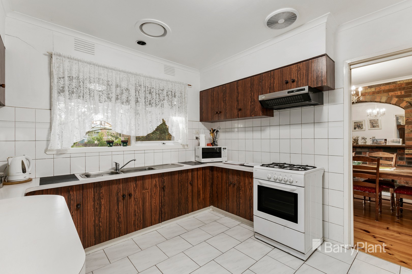 16 Joanne Avenue, Chirnside Park, VIC 3116, Chirnside Park - Thumbnail 3