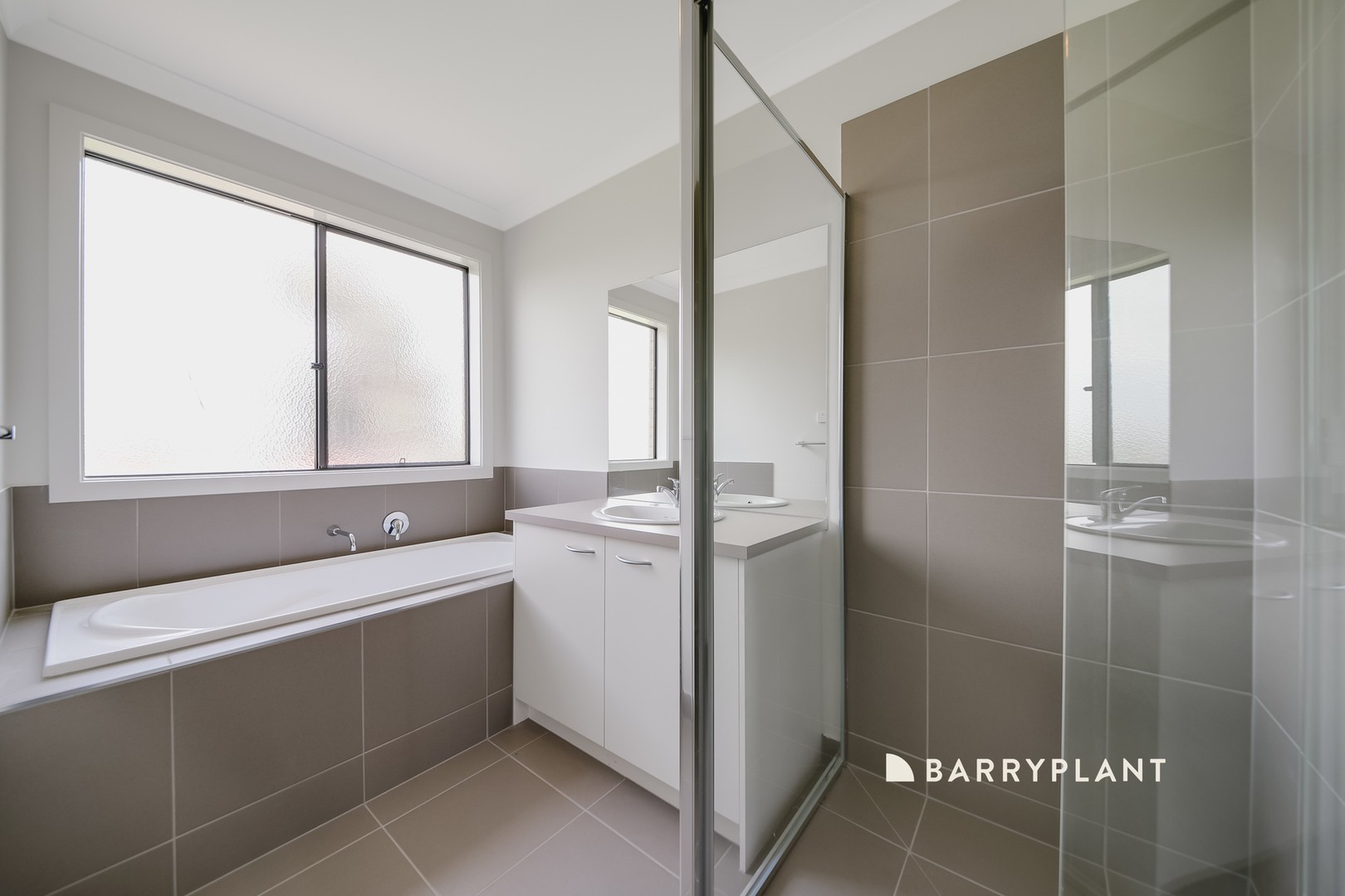 16 Kalbian Drive, Clyde North, VIC 3978, Clyde North - Thumbnail 5
