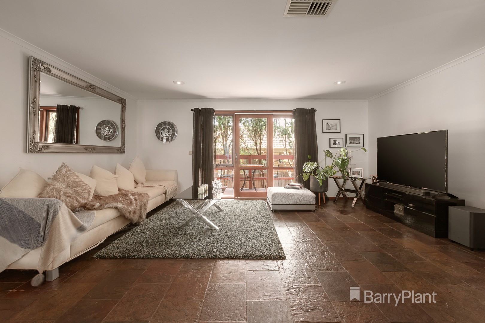 16 Kamarooka Drive, Wattle Glen, VIC 3096, Wattle Glen - Thumbnail 3