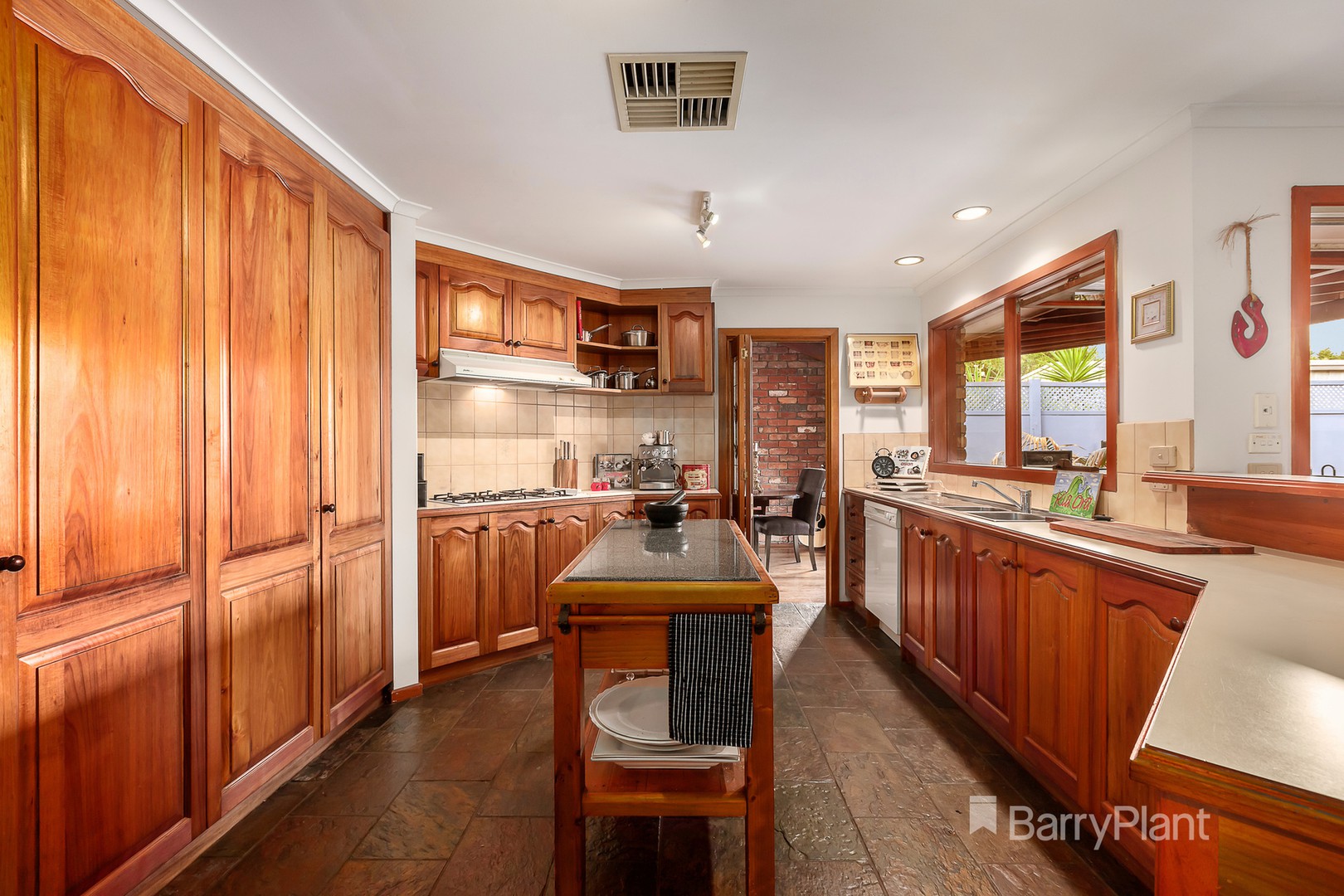 16 Kamarooka Drive, Wattle Glen, VIC 3096, Wattle Glen - Thumbnail 5