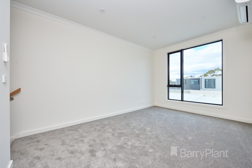 16 Karrabina Avenue, Doveton, VIC 3177, Doveton - Thumbnail 5