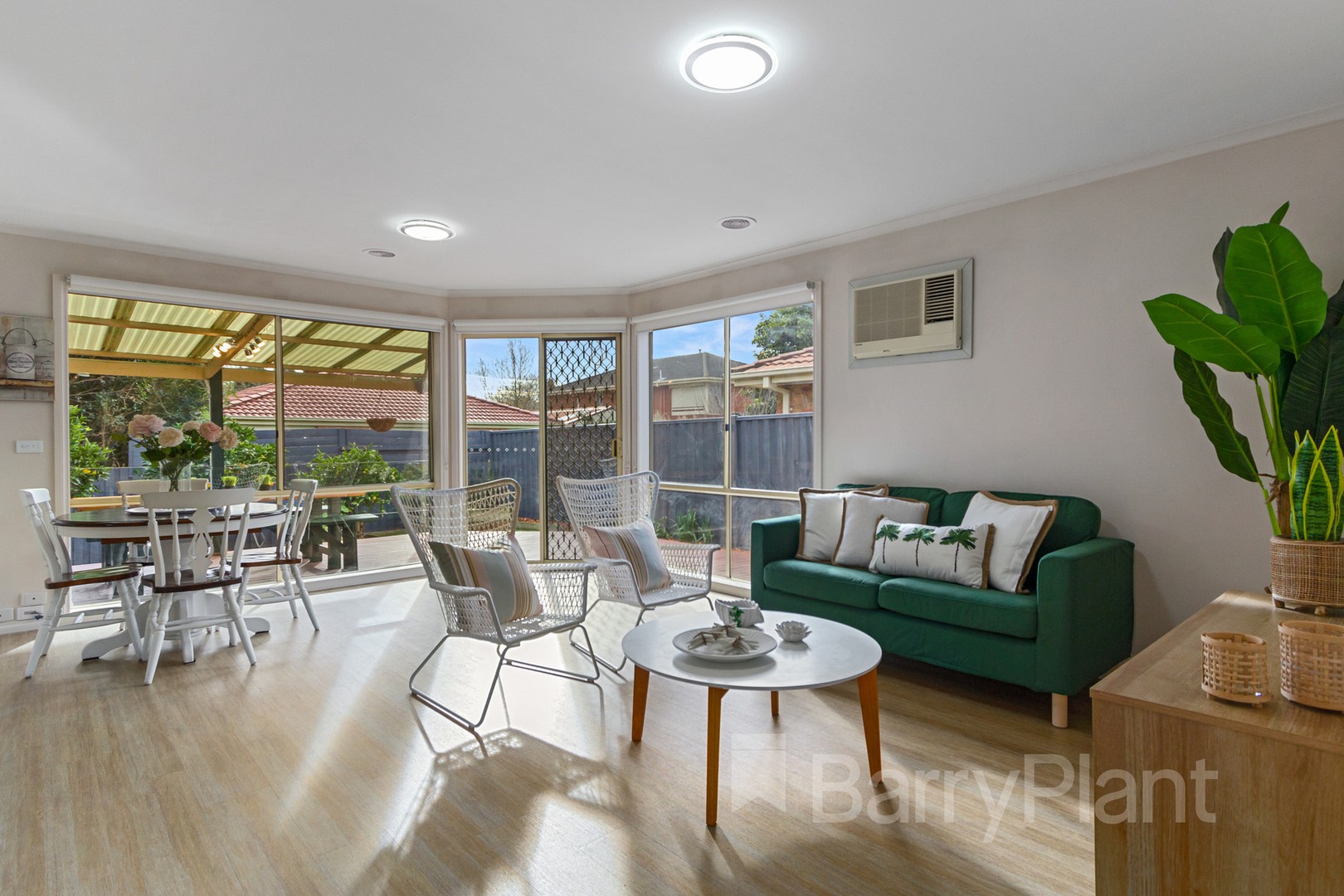 16 Kings Court, Wantirna South, VIC 3152 - Thumbnail 2 - 21/06/2022