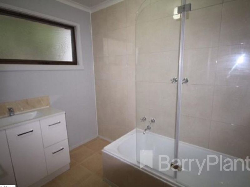 16 Lampard Road, Drouin, VIC 3818, Drouin - Thumbnail 4