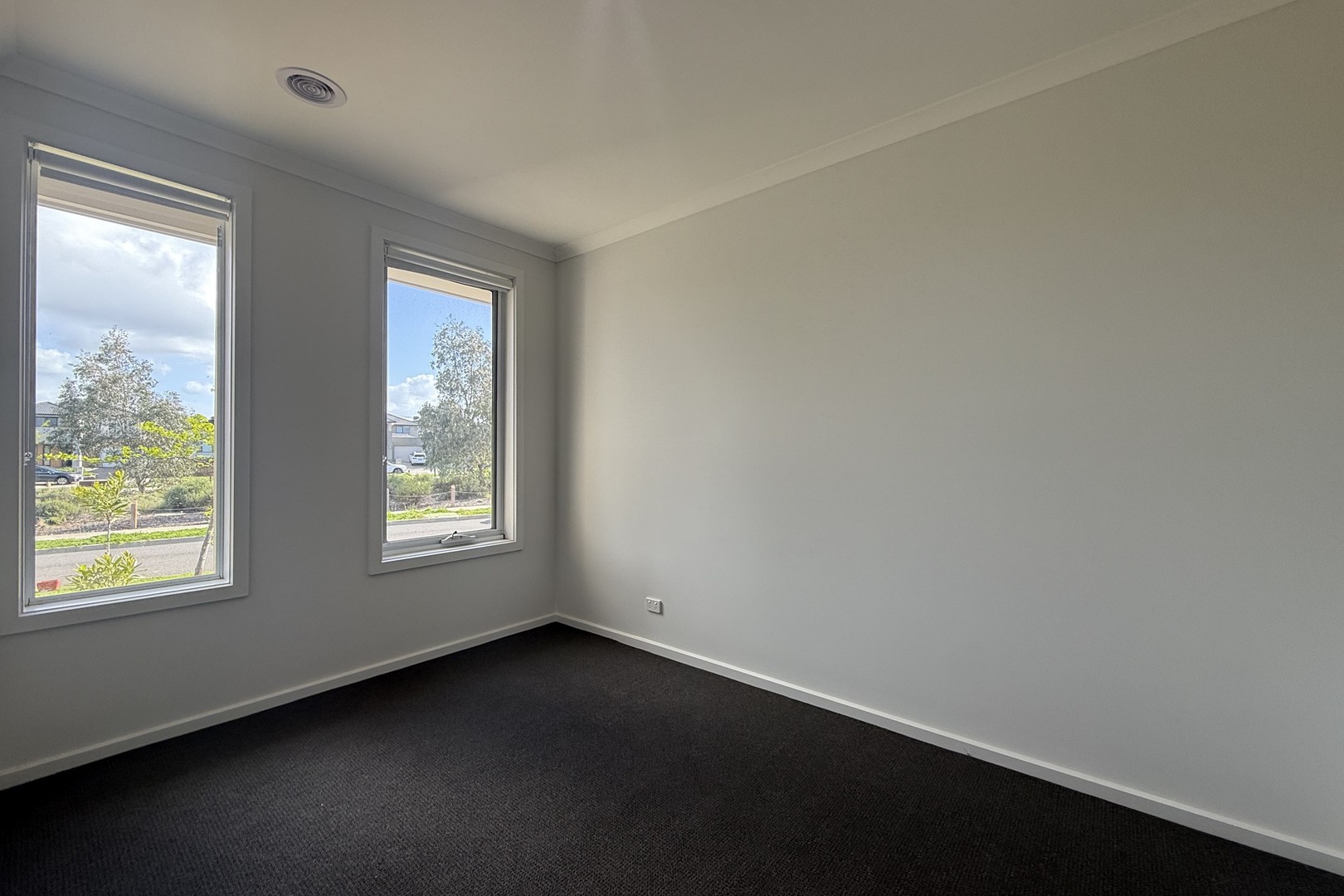 16 Legrange Crescent, Fraser Rise, VIC 3336 - Thumbnail 1 - 07/10/2026