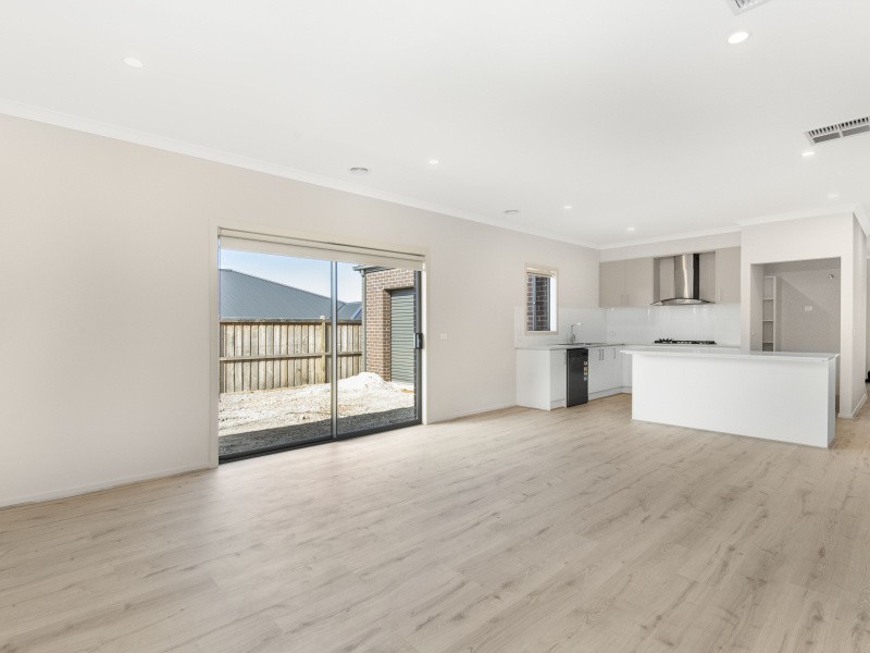 16 Lillypilly Street, Warragul, VIC 3820 - Thumbnail 1 - 02/10/2026