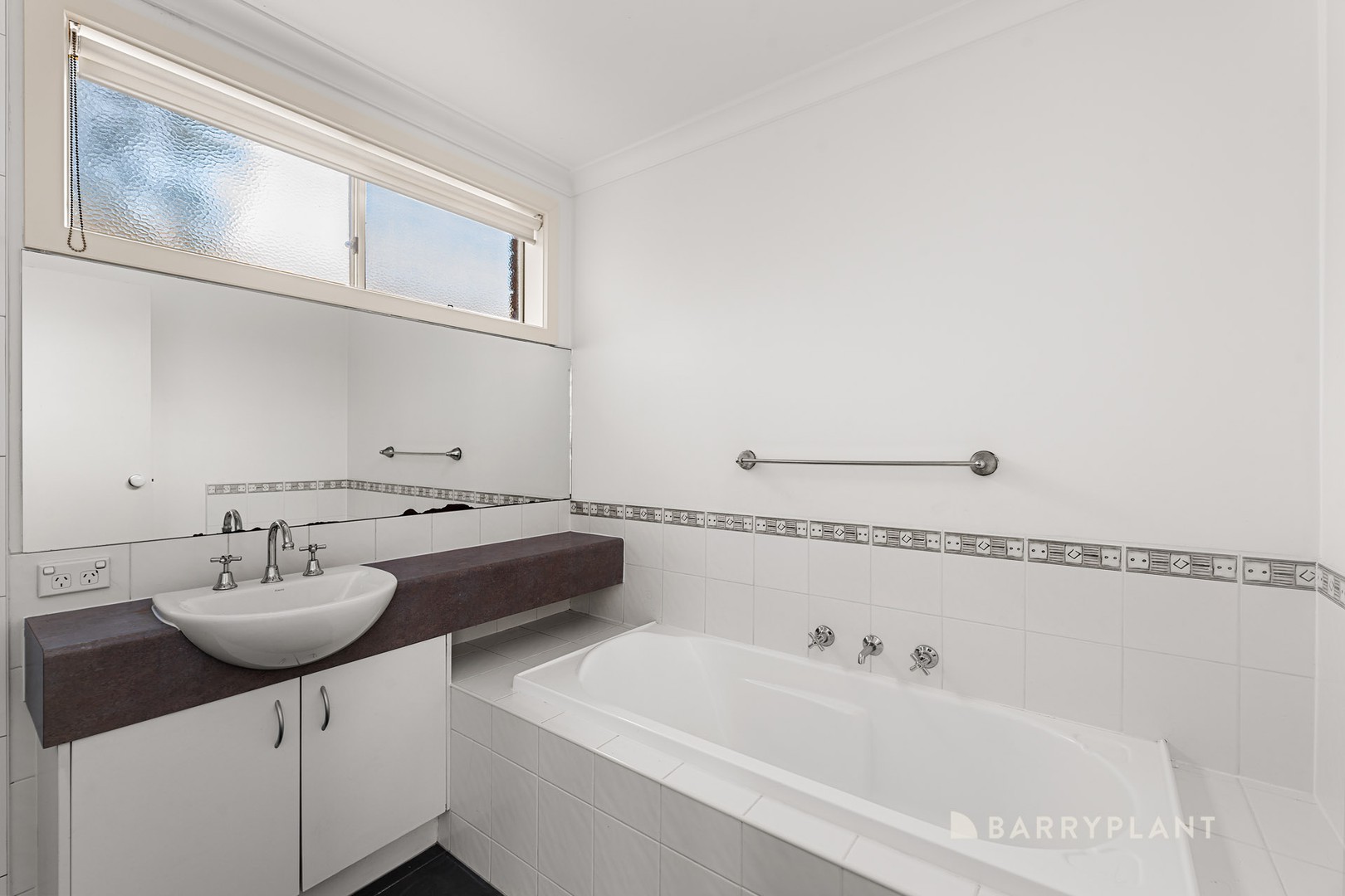 16 Lindsay Gardens, Point Cook, VIC 3030, Point Cook - Thumbnail 3